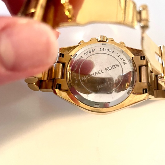 Micheal Kors Gold Watch - Picture 2 of 3